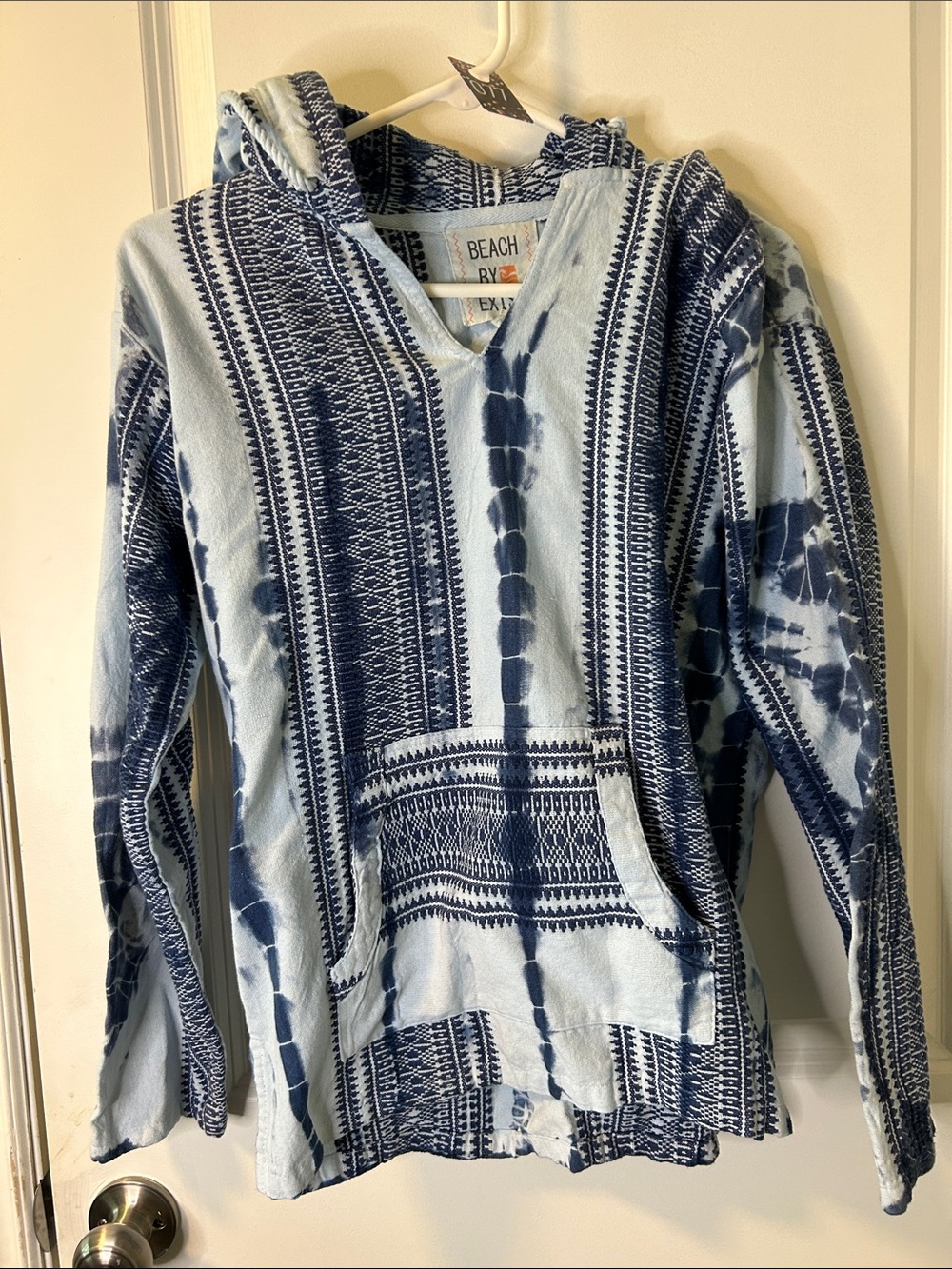 77. Beach By Exist Blue and White Tie-Dye Hoodie Top - Picture 1 of 2
